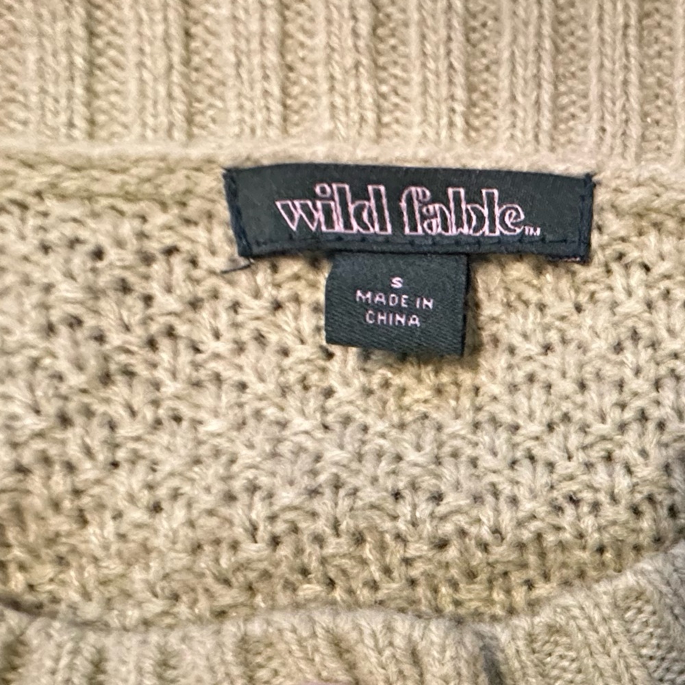 Cable Knit Button-Up Cardigan Sweater in Light Green - Picture 5 of 6